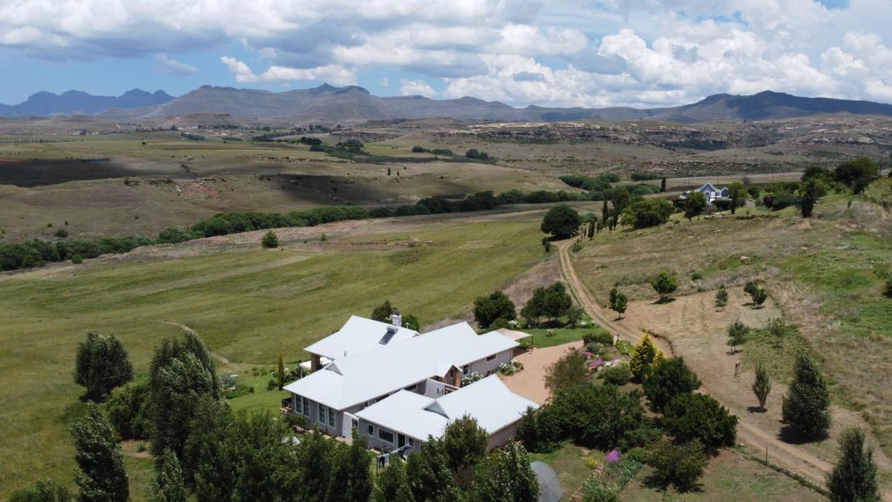 Jovali Clarens Hotel Luaran gambar
