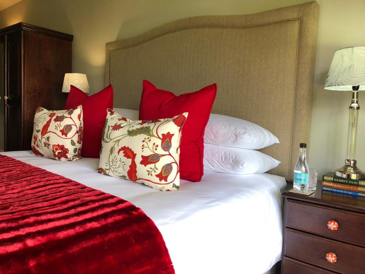 Jovali Clarens Hotel Luaran gambar