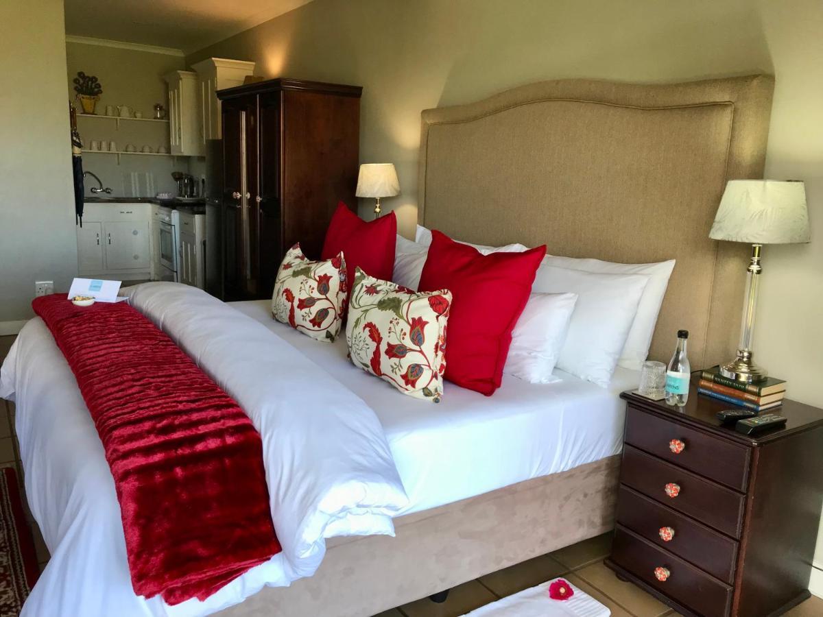 Jovali Clarens Hotel Luaran gambar